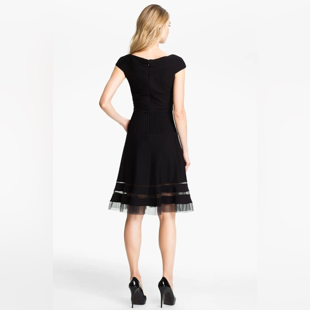 Designer Tadashi Shoji Pintuck Jersey Portrait Cocktail sz Small - Picture 3 of 13